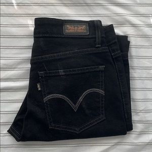 Womens Mid-Rise Black Levi’s